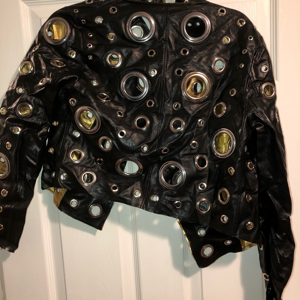 Statement piece! - Picture 2 of 2